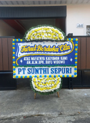 Papan Bunga Duka di Pulau Leti