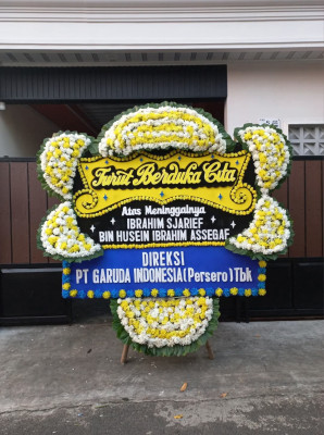 Papan Bunga Duka di Pulau Leti