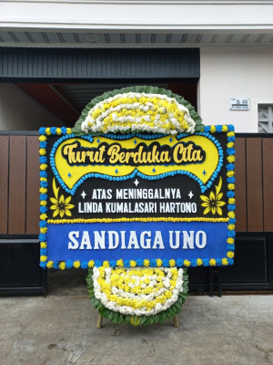 Papan Bunga Duka di Pulau Leti